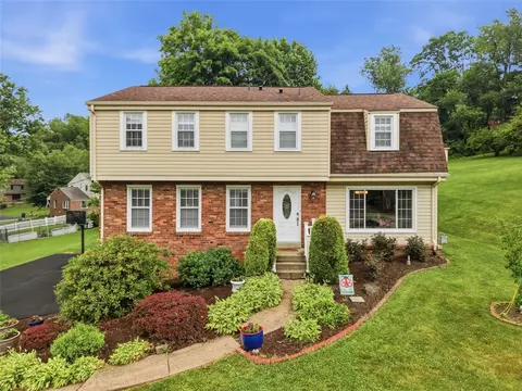 2475 Southvue, Pittsburgh, PA 15241