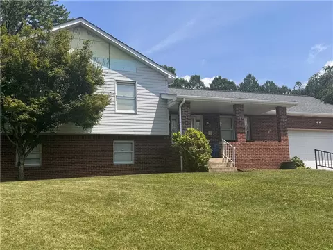 1308 Mckinley Dr, Clairton, PA 15025