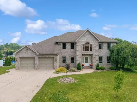 809 Rembrandt Cir, Irwin, PA 15642