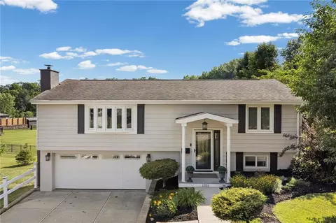 1351 Carnahan Rd, Pittsburgh, PA 15220