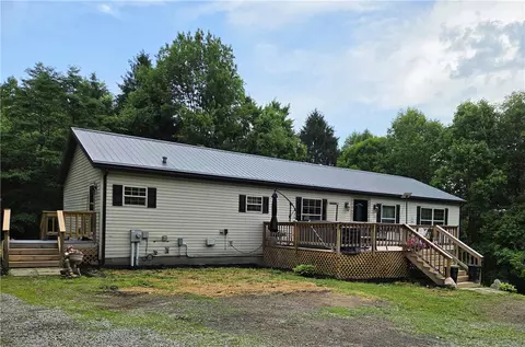 357 Old Sharon Mercer Rd, Mercer, PA 16137