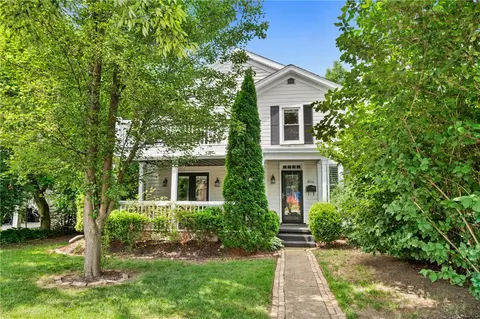 816 Thorn St, Sewickley, PA 15143
