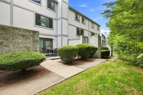 Exterior - 1561 Pinehurst, Pittsburgh, PA 15241 photo 1 of 2