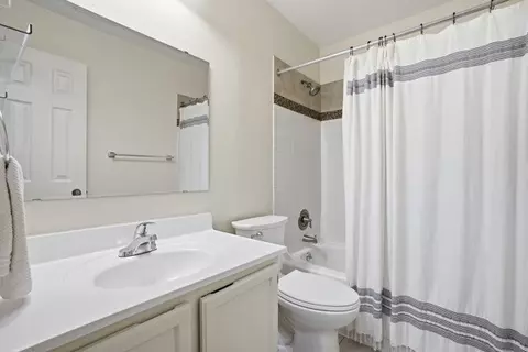 Bath - 1561 Pinehurst, Pittsburgh, PA 15241 photo 3 of 3