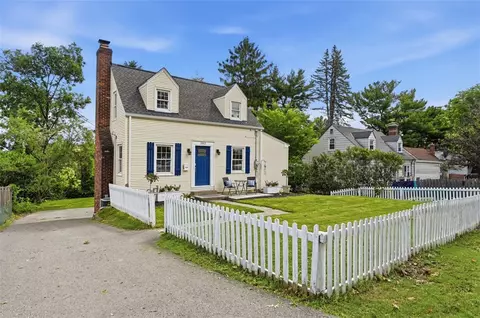 2012 Pleasant St, Bethel Park, PA 15102