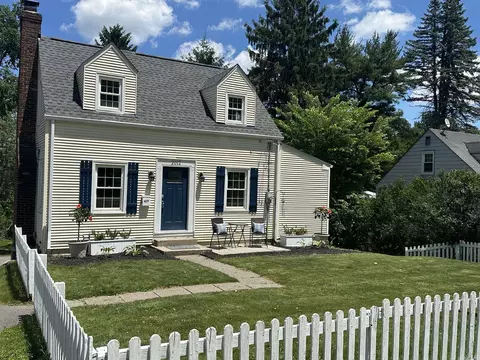 2012 Pleasant St, Bethel Park, PA 15102