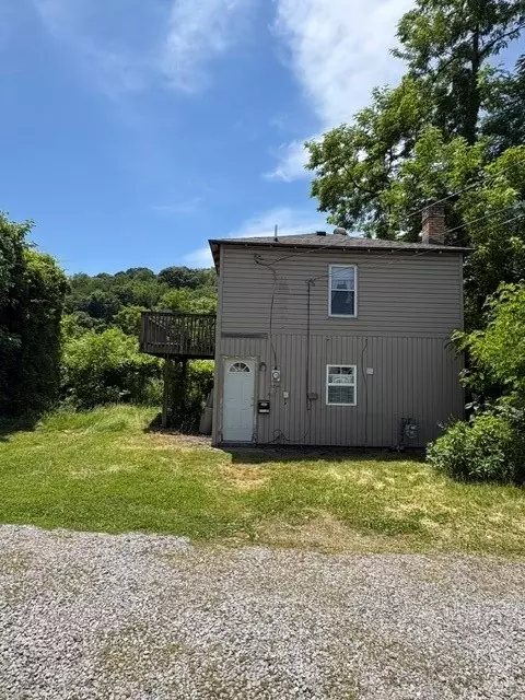 1516 Pennsylvania Ave, Monaca, PA 15061