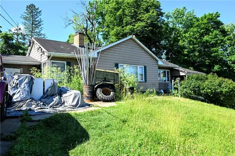 6339 Ridgeview Ave, Monongahela, PA 15063