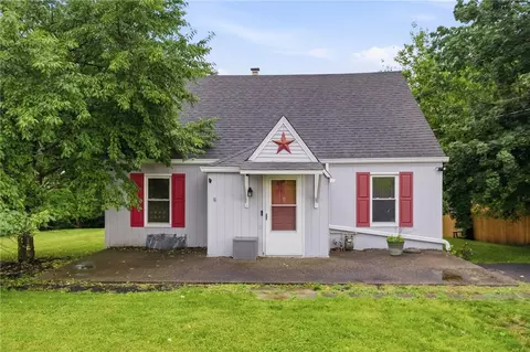 3236 Central Dr, Finleyville, PA 15332