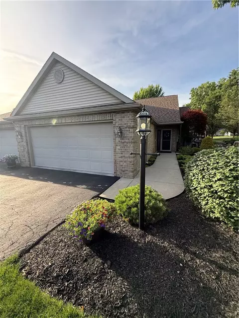 210 Abbey Rd, New Castle, PA 16105
