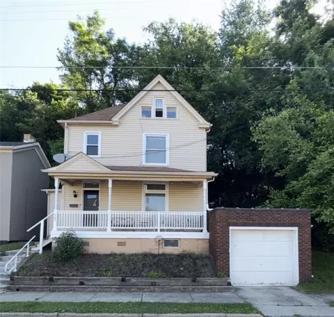 705 12th Ave, New Brighton, PA 15066