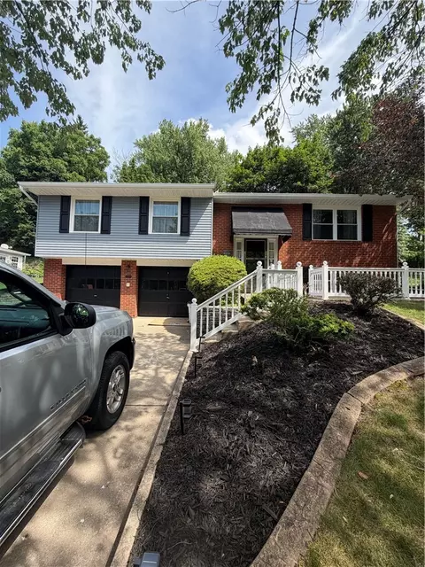 556 Sangree Rd, Pittsburgh, PA 15237