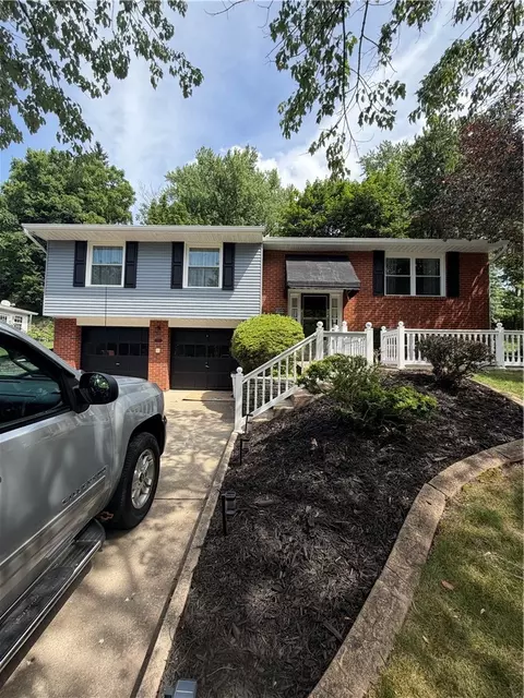 556 Sangree Rd, Pittsburgh, PA 15237