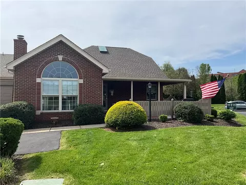1547 Meerschaum Ln, Coraopolis, PA 15108