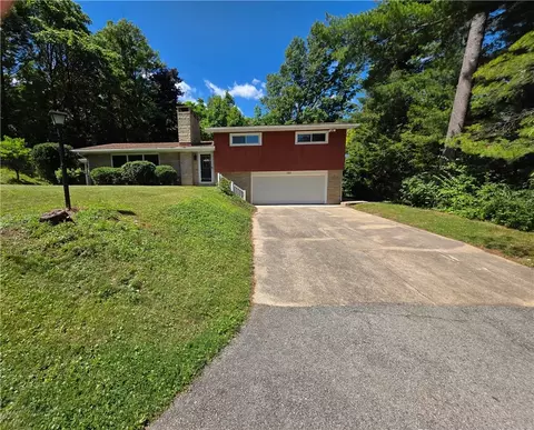 120 Virginia St, Latrobe, PA 15650