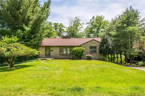 3229 Arapahoe Rd, Pittsburgh, PA 15241
