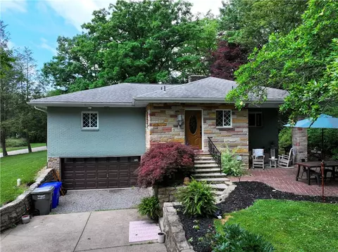 109 Oak Ridge Dr, Butler, PA 16002