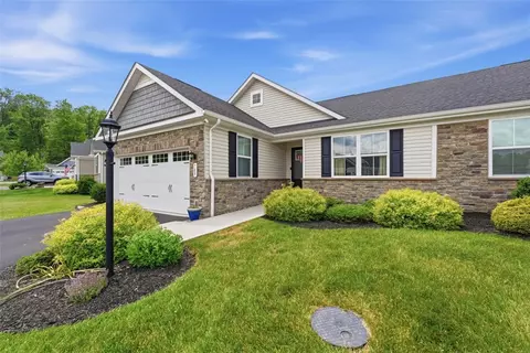 789 Oliver St, Harmony, PA 16037
