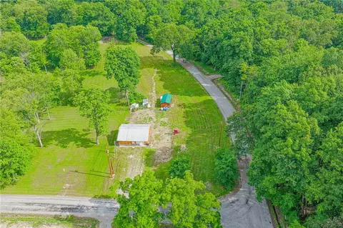 325 Oakdale Rd, Darlington, PA 16115