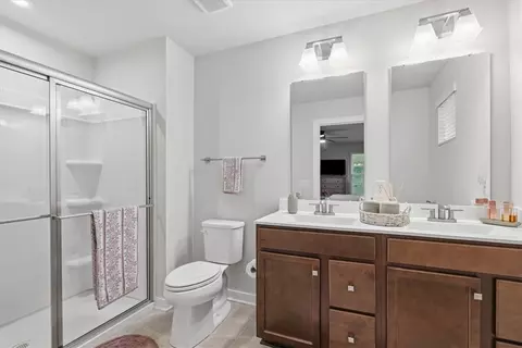 Bath - 174 Olivia Dr, Monaca, PA 15061 photo 1 of 2