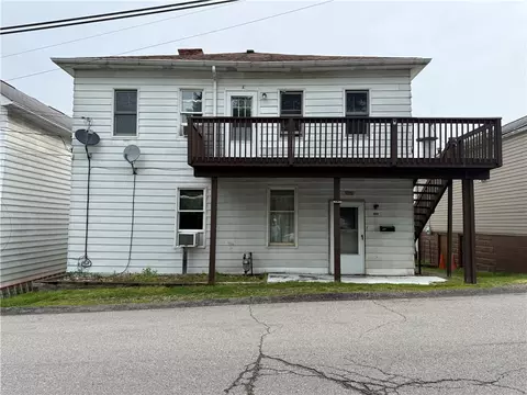 809 Station St, Sturgeon, PA 15082