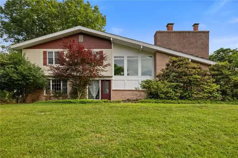 9610 Fox Rd, Pittsburgh, PA 15237