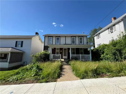 512 N 5th St, Apollo, PA 15613
