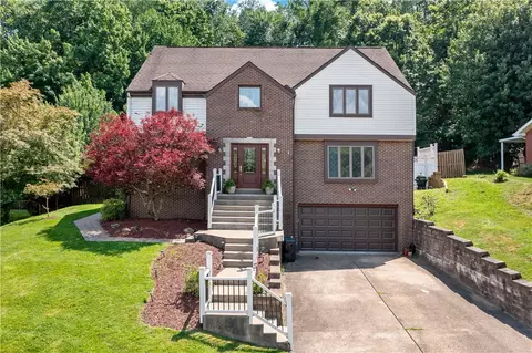 104 Oakwood Dr, Clairton, PA 15025