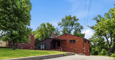 4404 Gateway Dr, Monroeville, PA 15146