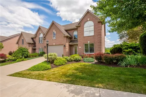 1557 Staunton Dr, Coraopolis, PA 15108