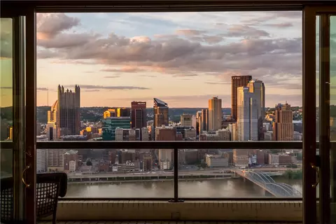 111 Grandview Ave #702, Pittsburgh, PA 15211