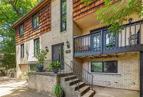 226 Seminole Dr, Pittsburgh, PA 15228