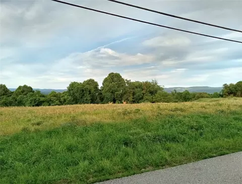 986 Old Pittsburgh Rd, Uniontown, PA 15401