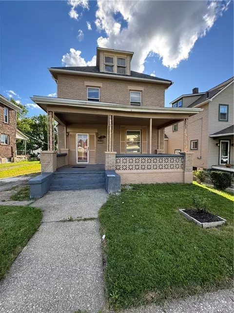 842 Cedar Ave, Sharon, PA 16146