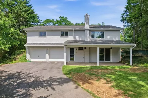 101 Dover Dr, Coraopolis, PA 15108