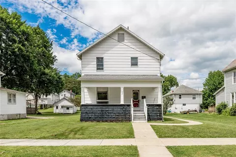 225 E Pne, Grove City, PA 16127