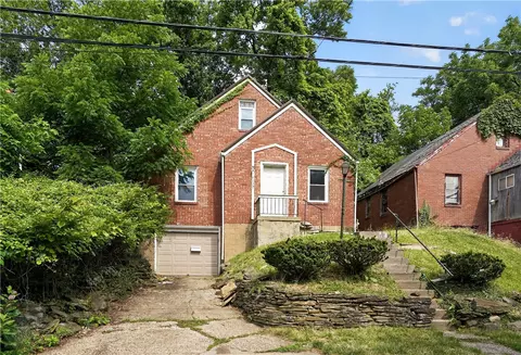 2137 Village Dr, Pittsburgh, PA 15221