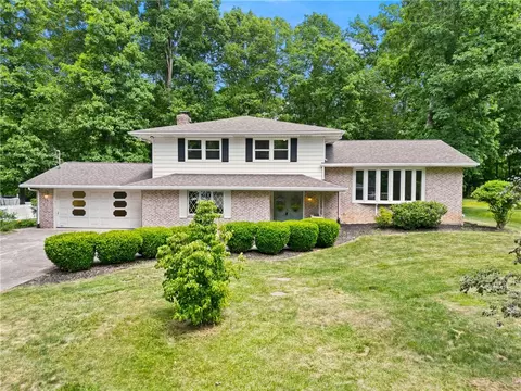 3482 Cardinal Dr, Sharpsville, PA 16150