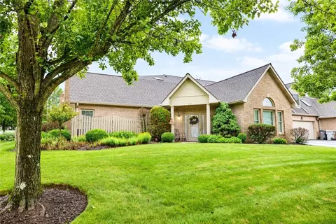 110 Evergreen Dr, Canonsburg, PA 15317