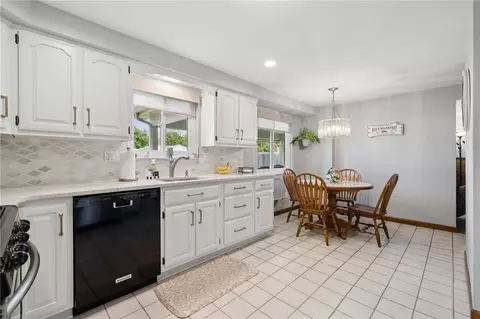 Kitchen - 3 Dover Rd, Irwin, PA 15642 photo 3 of 3