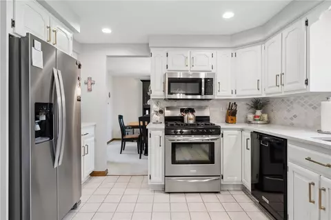 Kitchen - 3 Dover Rd, Irwin, PA 15642 photo 1 of 3