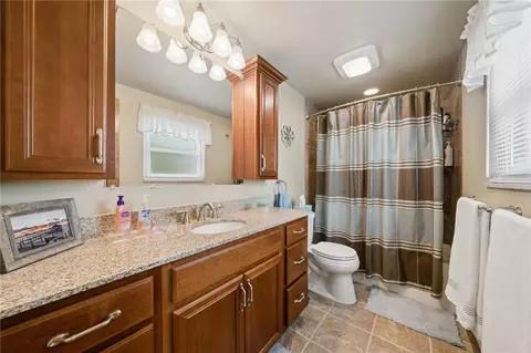 Bath - 3 Dover Rd, Irwin, PA 15642 photo 3 of 3