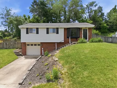 722 Redstone Dr, Allison Park, PA 15101