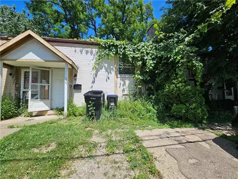 200 Juniper Dr, Coraopolis, PA 15108