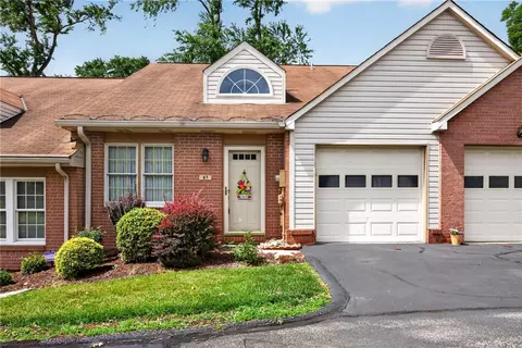 63 Hennig Dr, Pittsburgh, PA 15236