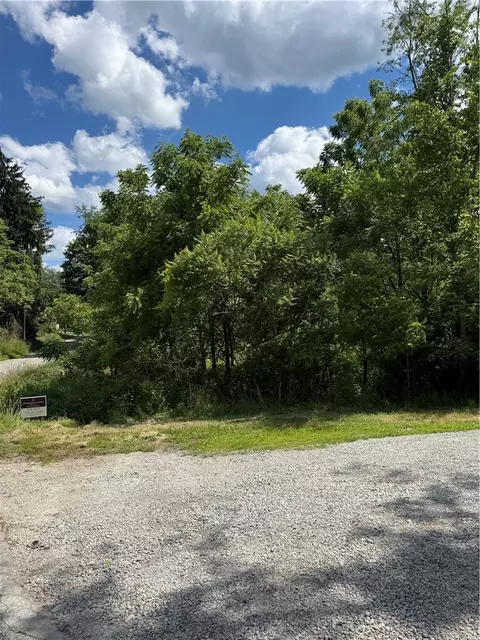 3 Bresock Ln, Washington, PA 15301