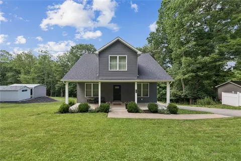 259 Echo Valley Rd, Jeannette, PA 15644