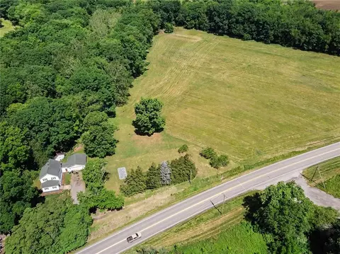 2385 River Rd, Hermitage, PA 16148