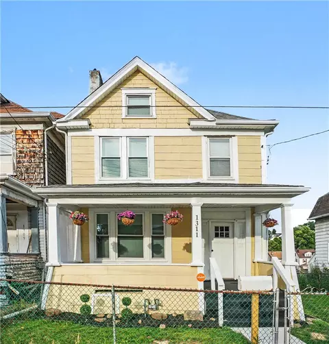 1311 Pirl St, Mckeesport, PA 15132