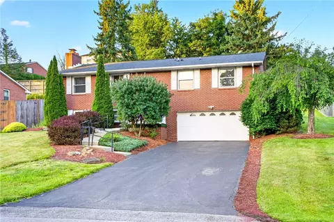 436 Sharon Rd, Coraopolis, PA 15108